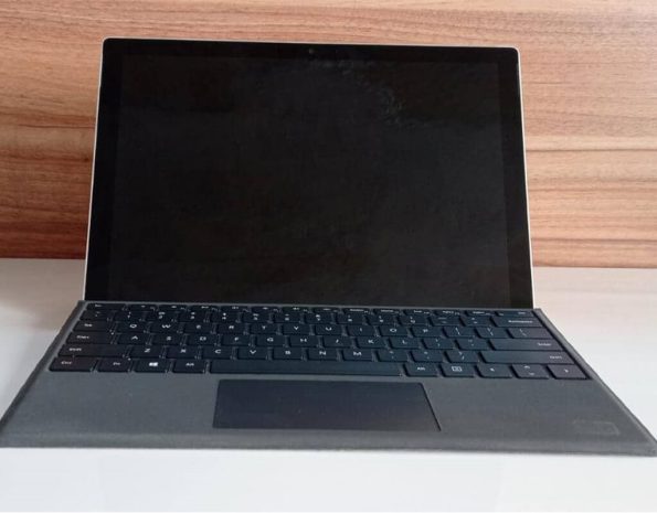 surface pro5_front
